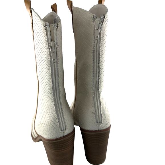 MIA Raylyn Western Boot Size 8 Ivory Snake print faux leather NWT - Picture 4 of 5